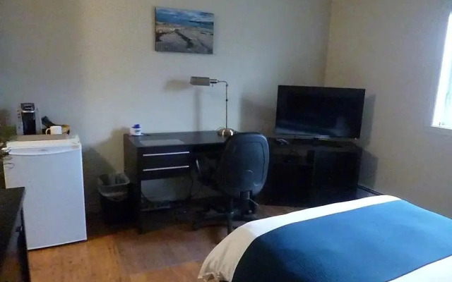 The Kangiqsujuaq Inn