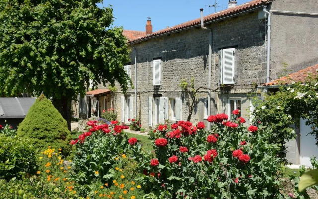 Les Noyers Aulnay