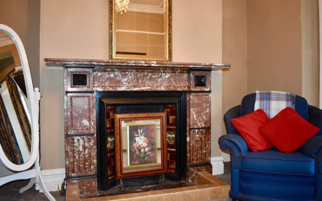 Traditional 3 Bedroom Home Near City Centre