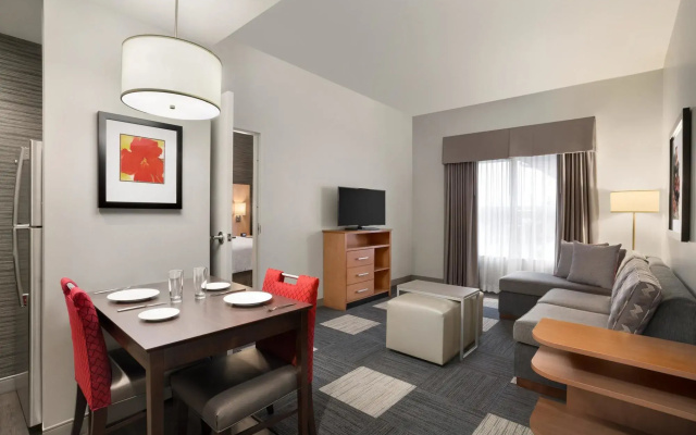 Homewood Suites by Hilton TechRidge Parmer @ I-35
