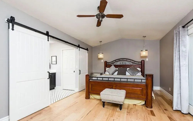 Everett Street Retreat