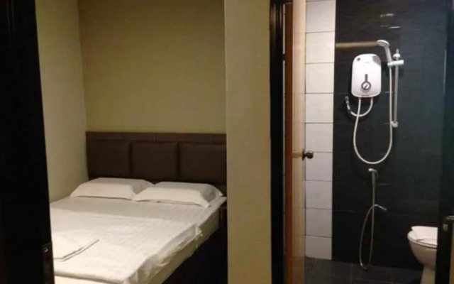 B+ Hotel