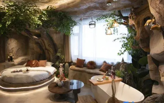 Miyu Yunxi Boutique Homestay (Central Street China Baroque Metro Station Branch)