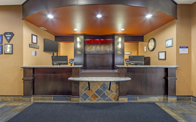 Best Western Bonnyville Inn & Suites
