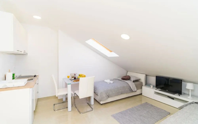 Apartments Šmanjak