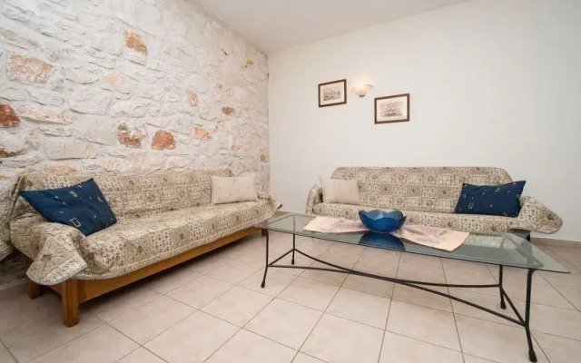 Villa Pοunente Apartments