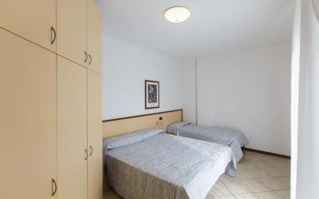 Robinia/Pinetine Lido Altanea