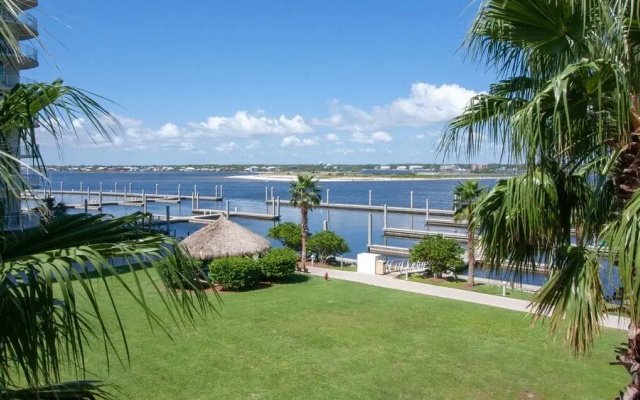 Two Bedroom Condo Stunning Views - Unit Crc0216