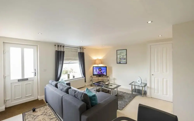 Alexandra Terrace Suite by Paymán Club