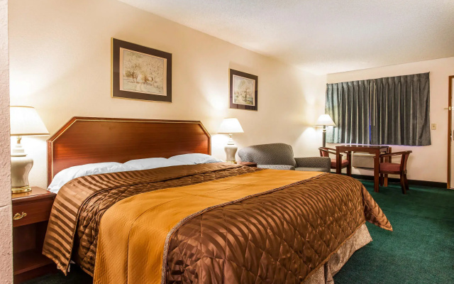 EconoLodge Everett