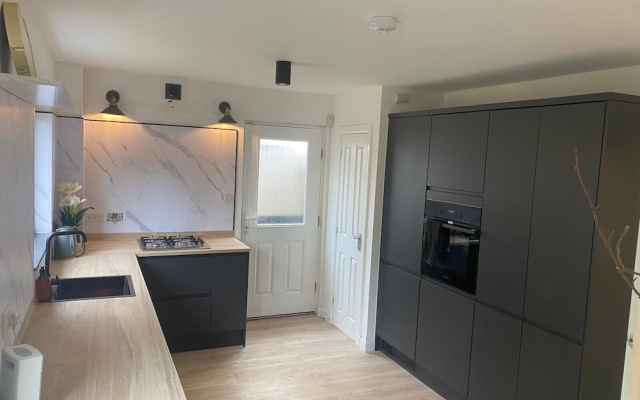 Modern 3 bed Home by Glasgow Airport