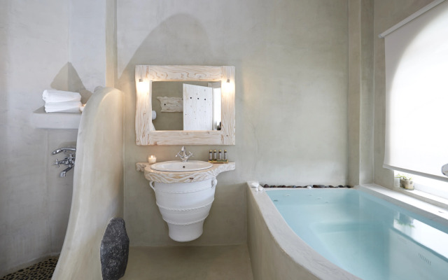Athermi Suites - Adults Only
