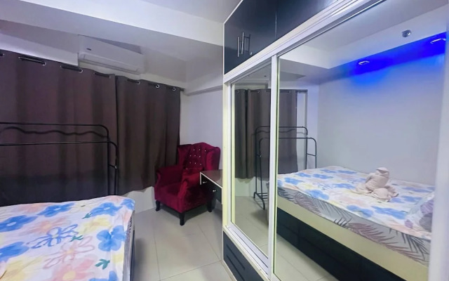 Ritzy Pasay Getaway - Entire Apartment for Rent