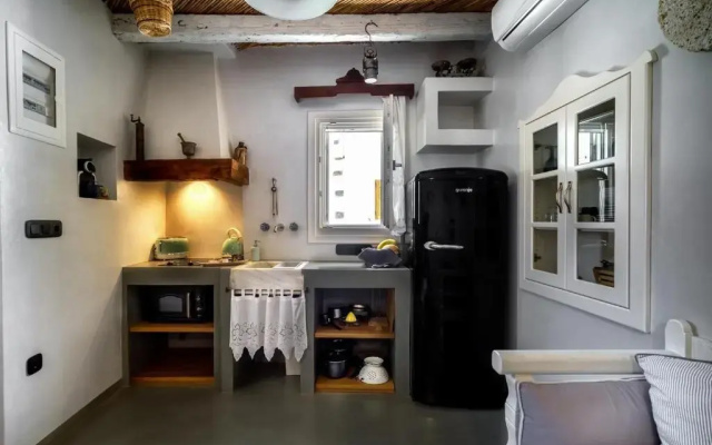 Spitaki Serifos Studio