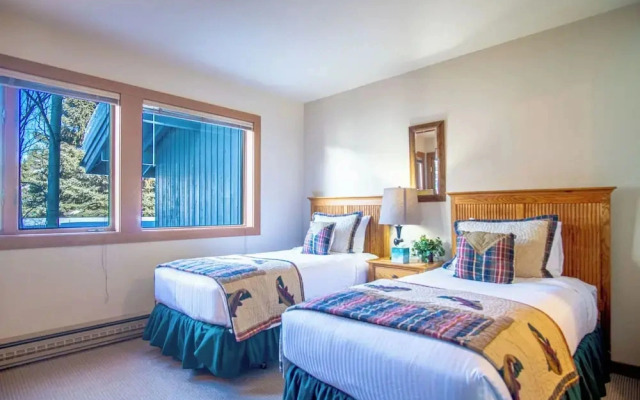 Stonehenge Condo - Nr Ski Lifts & Downtown!