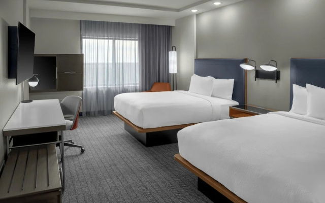 Courtyard By Marriott Sherman