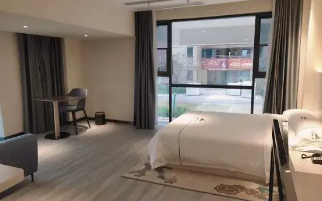 Danjiangkou Guanlan International Hotel（Hanjiang Avenue storefront）