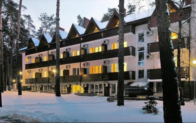 Hotel Ukraine вид на фасад