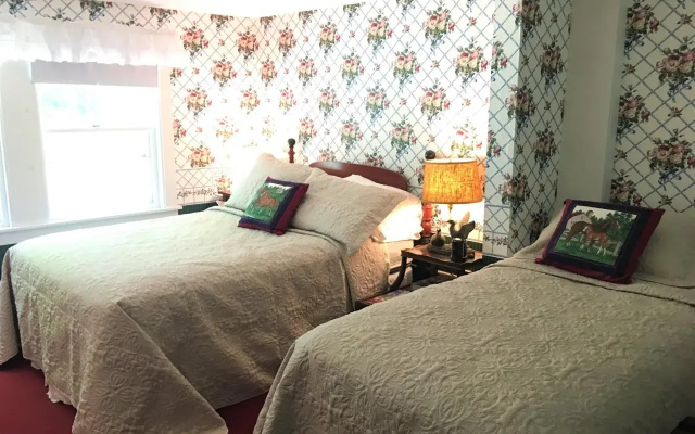 Center Lovell Inn