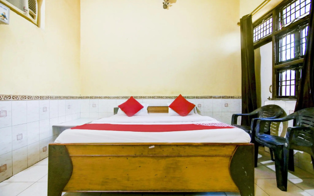OYO 77377 Raj Guest House