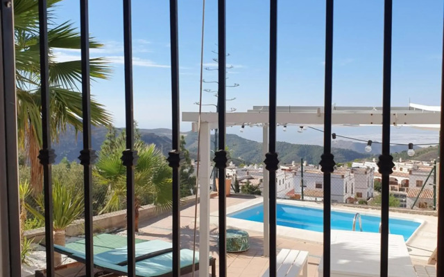 CASA JAN with pool, mountain and sea views.