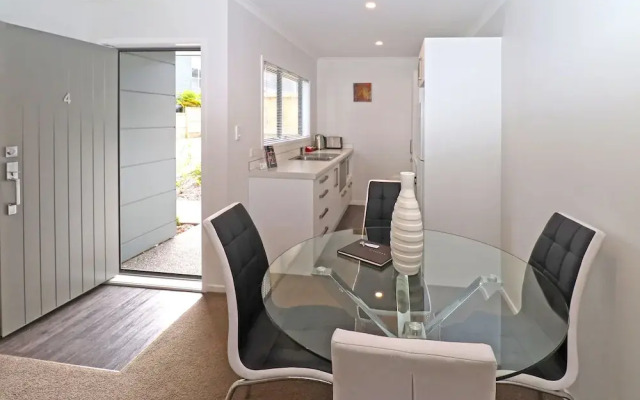 2 Brm Apartment 4 on Jones Crescent