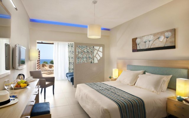 Pernera Beach Hotel in Protaras, Cyprus from 196$, photos, reviews - zenhotels.com guestroom