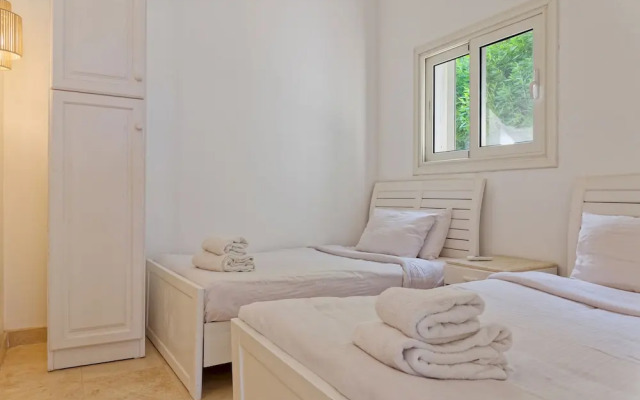 Vesta - Luxury Villa - 5BR - White Villas