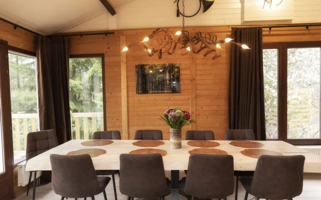 Cosy Chalet in Odeigne with Hot Tub