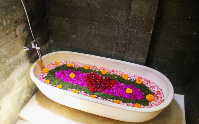 OYO 1840 Kubu Ubud Hotel