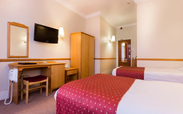 Carlton Hotel
