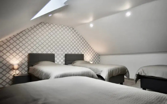 Tranquil Holiday Home in Manhay with Hot Tub near Ski Area