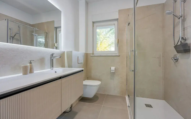 Elegant Panoramic Seaview Apartments