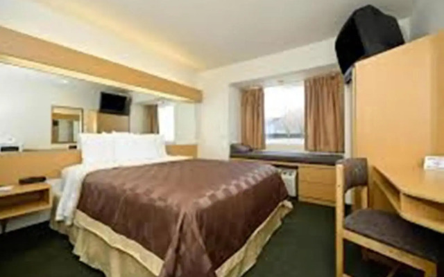 Americas Best Value Inn & Suites Ada