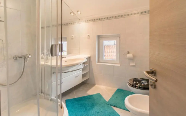 Awesome Home in Izola With Sauna, Wifi and 3 Bedrooms