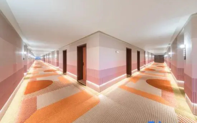 Orange Hotel (Xing'an League Vocational and Technical University Branch)