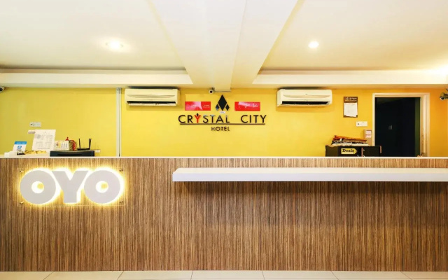 OYO 443 Crystal City Hotel