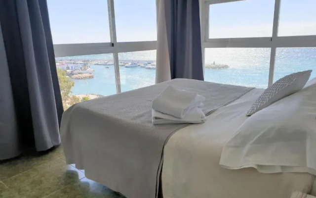 Skol 617 Beachfront Two-bedrooms Duplex With Sea Views