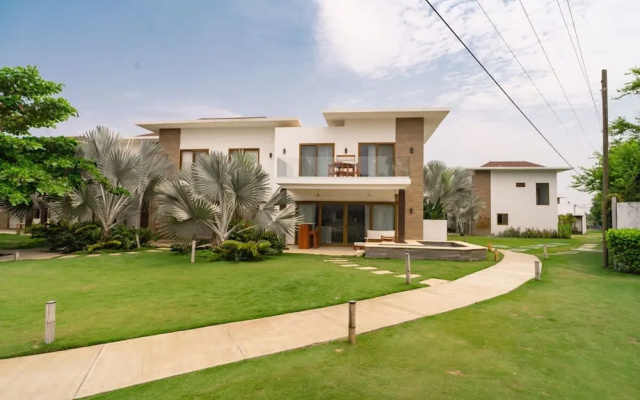 Exclusive Villa With 2 Bedrooms and Shared Pool