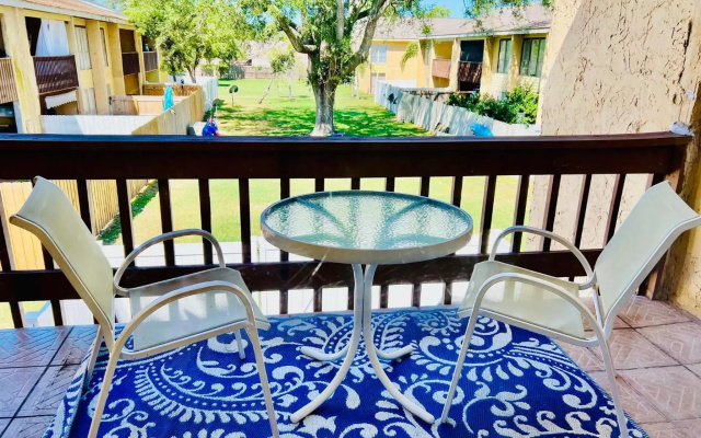 Spacious Condo close to Siesta