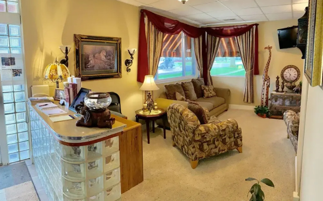 Monroe Street Suites