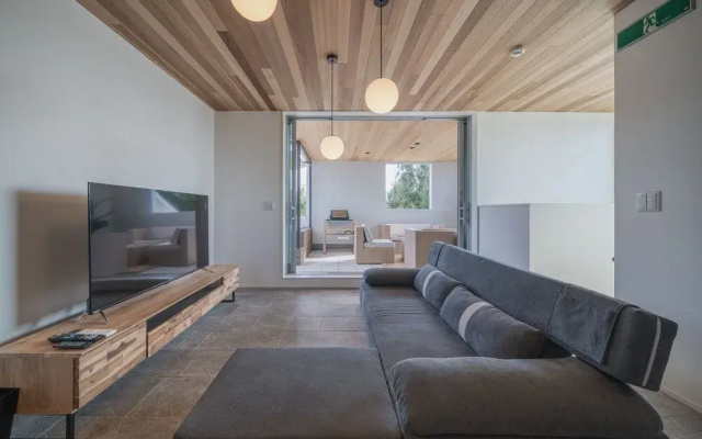 Urban Villa Resort Onna