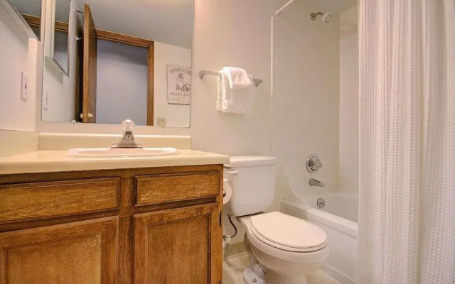 Tyra Summit A2F - 2 Br Condo