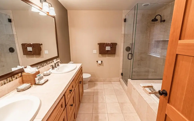 Lodges at Cannon Beach C2