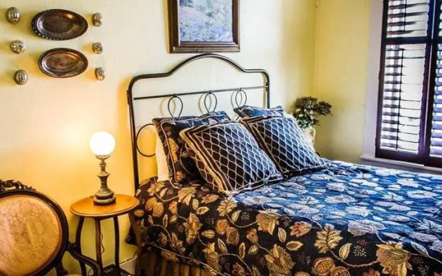 Nutt House Hotel