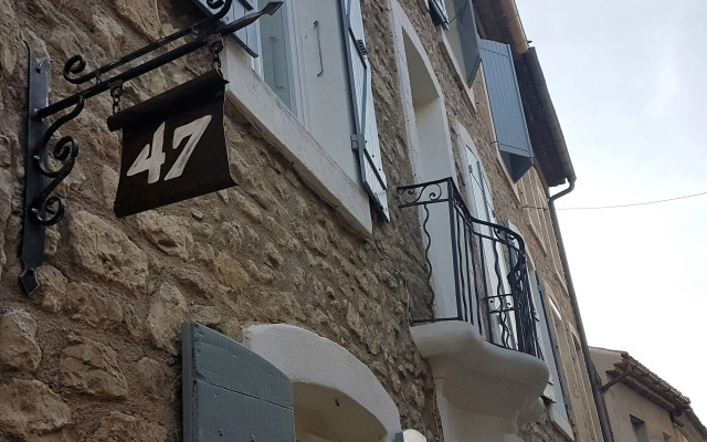 Le 47 Rue Du Puits