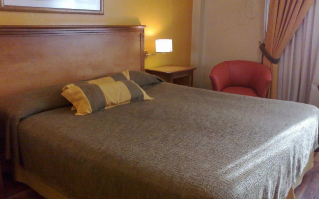 Tritone Hotel