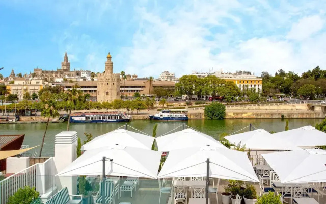 Luxury 1bd Near Torre del Oro Betis V