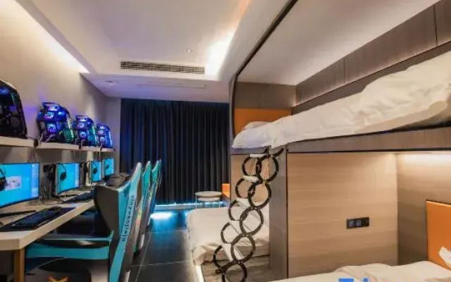 Yijie Electric Sports Hotel