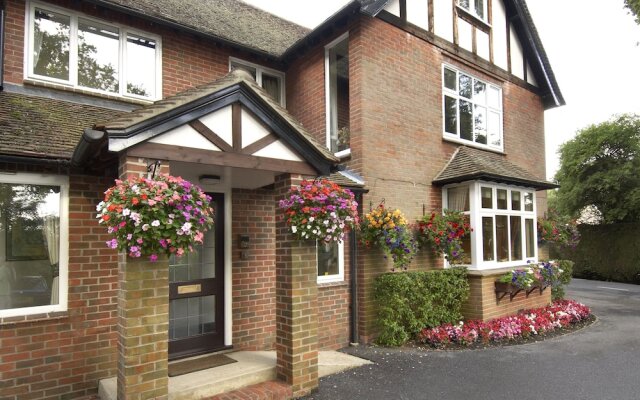 The Pilgrim's Guest House in Newbury, United Kingdom from 157$, photos, reviews - zenhotels.com hotel front